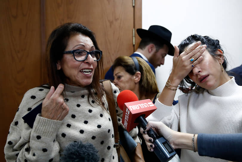 Осужденная в России израильтянка Наама Иссасхар (справа) со своей матерью Яффой