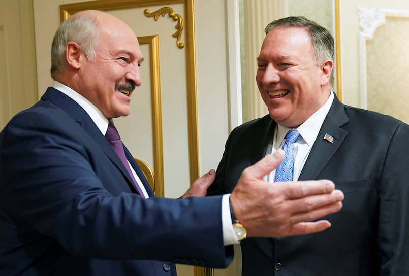 Президент Белоруссии Александр Лукашенко (слева) и госсекретарь США Майк Помпео