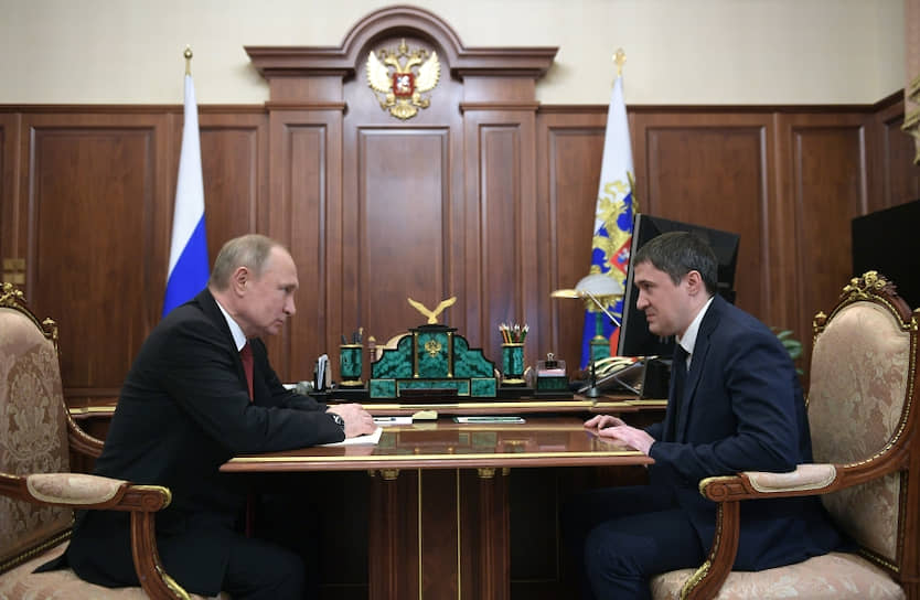 Президент России Владимир Путин и врио губернатора Пермского края Дмитрий Махонин