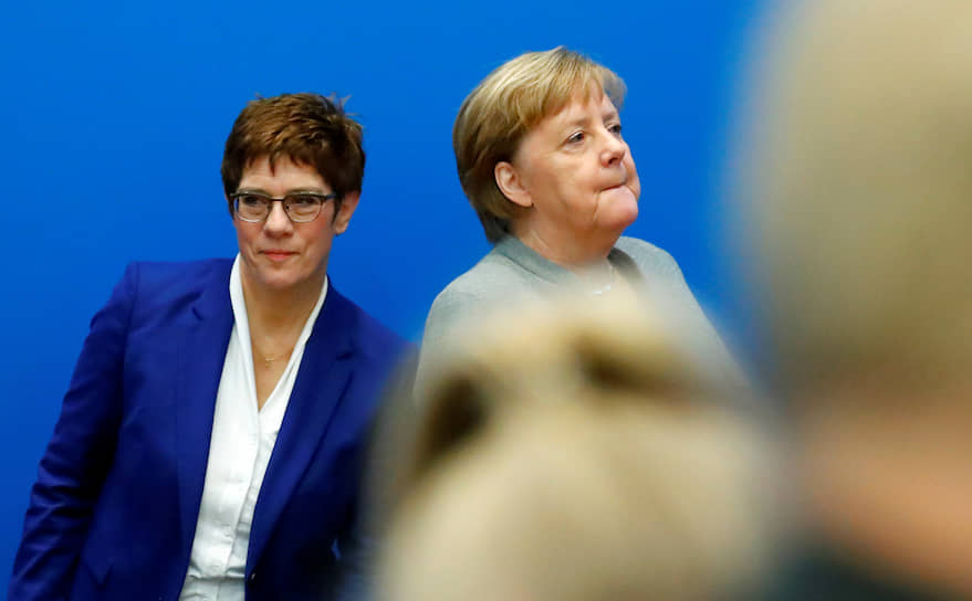 Председатель ХДС, министр обороны Германии Аннегрет Крамп-Карренбауэр (слева) и канцлер Германии Ангела Меркель