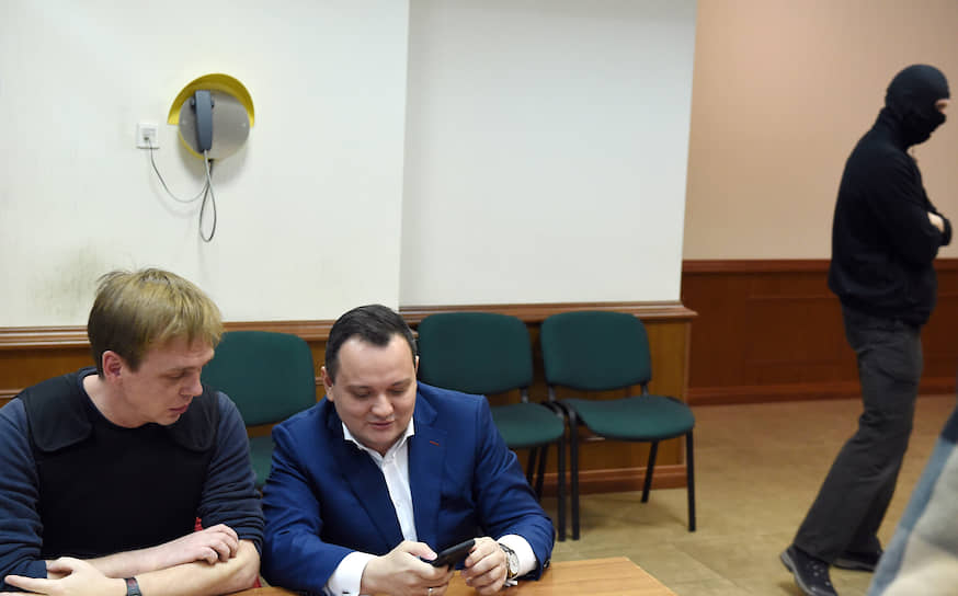 Журналист-расследователь Иван Голунов (слева) и адвокат Сергей Бадамшин 