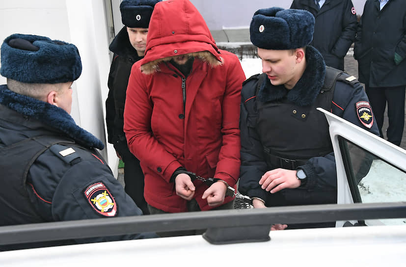 Ефим Ефимов, подозреваемый в нападении на храм, во время задержания сотрудниками полиции