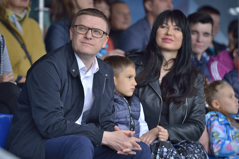 Губернатор Челябинской области Алексей Текслер с женой Ириной и сыном Михаилом