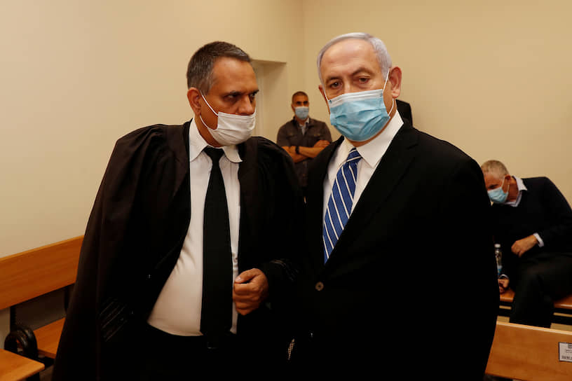 Премьер-министр Израиля Биньямин Нетаньяху (справа)
