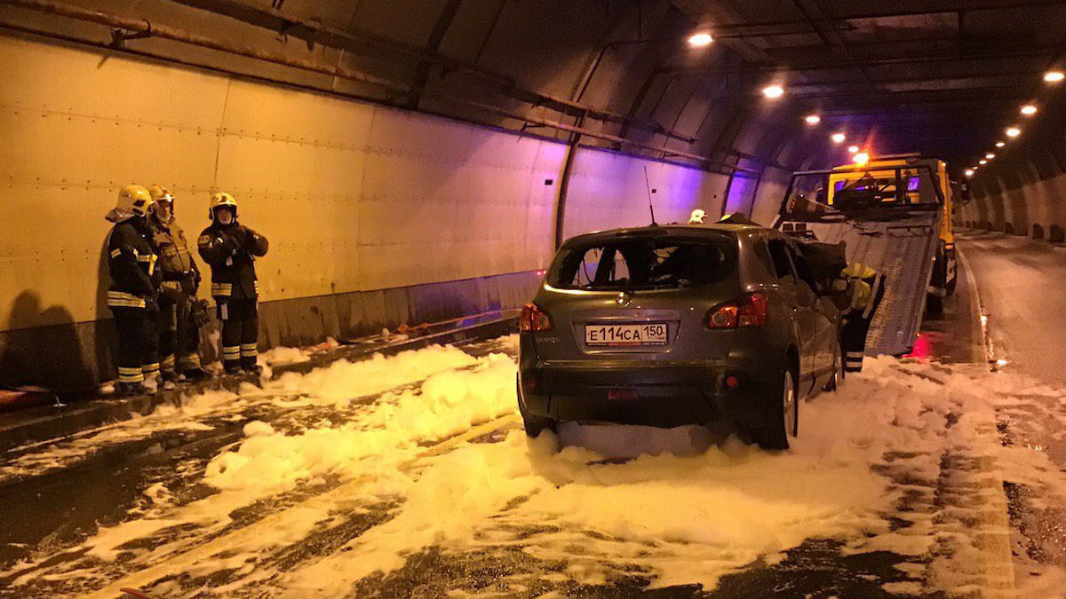 Движение в Северо-Западном тоннеле в Москве перекрыли из-за пожара –  Коммерсантъ