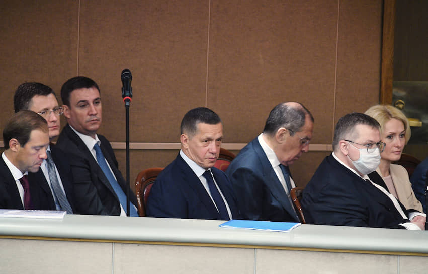 Члены правительства России во время отчета о деятельности кабмина в Госдуме 22 июля 2020 года