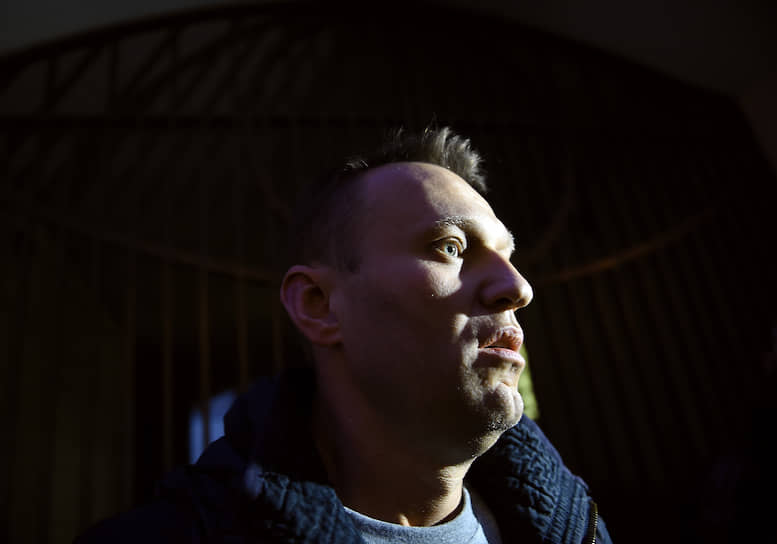 Врачи «реально занимаются спасением жизни» Навального – Коммерсантъ