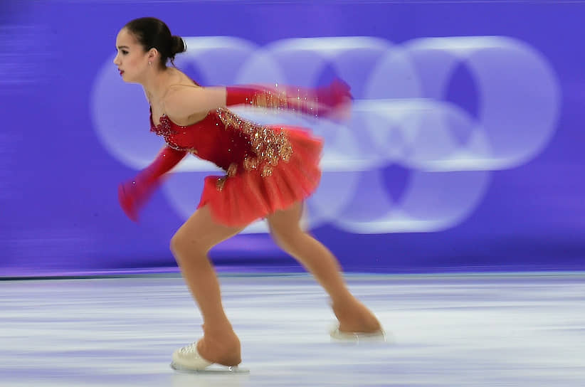 Олимпийская чемпионка по фигурному катанию Алина Загитова
