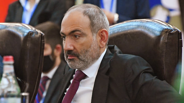 Пашинян заявил о требовании Баку сдать семь районов Карабаха в обмен на мир - Новости – Мир – Коммерсантъ