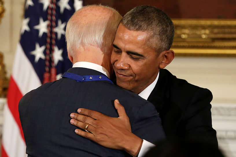 Кандидат в президенты США Джо Байден (слева) и 44-й президент США Барак Обама