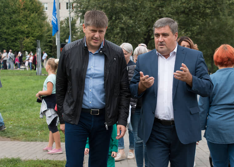 Новый глава Калининграда Андрей Кропоткин (слева )и бывший мэр Алексей Силанов