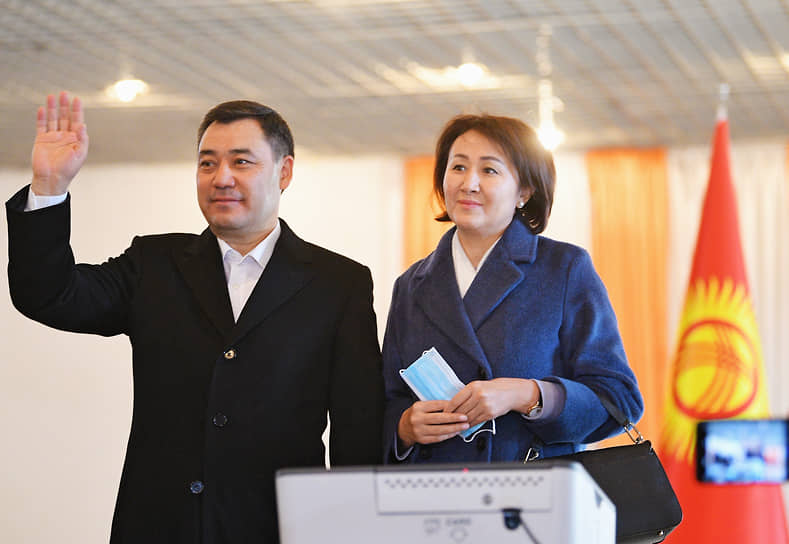 Кандидат в президенты Киргизии Садыр Жапаров с женой Айгуль