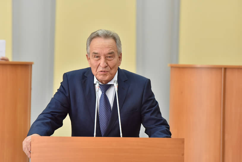 Председатель Верховного совета Республики Хакасия Владимир Штыгашев