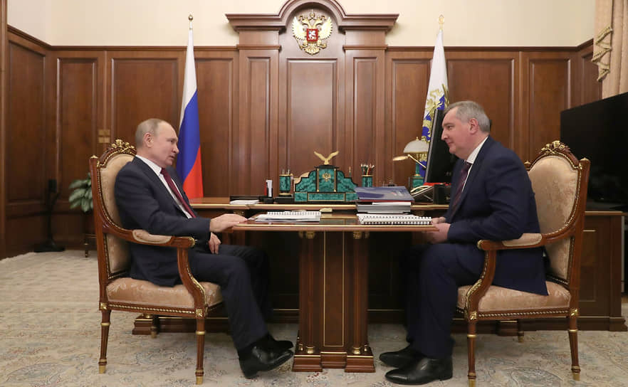 Президент России Владмир Путин и гендиректор «Роскосмоса» Дмитрий Рогозин