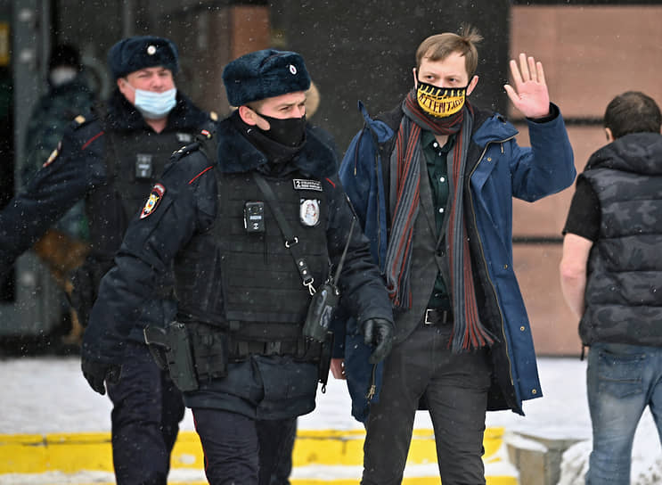 Задержания сотрудниками полиции участников Всероссийского форума «Муниципальная Россия» 