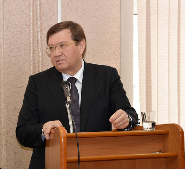 Глава администрации Аксайского района Виталий Борзенко