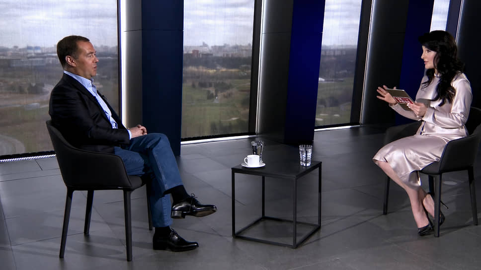 Зампредседателя Совета безопасности Дмитрий Медведев и директор по стратегическим проектам «ВКонтакте» Зера Черешнева