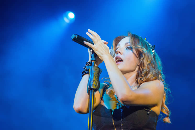 Певица МакSим на концерте в 2014 году