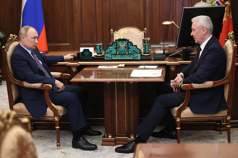 Президент России Владимир Путин (слева) и мэр Москвы Сергей Собянин