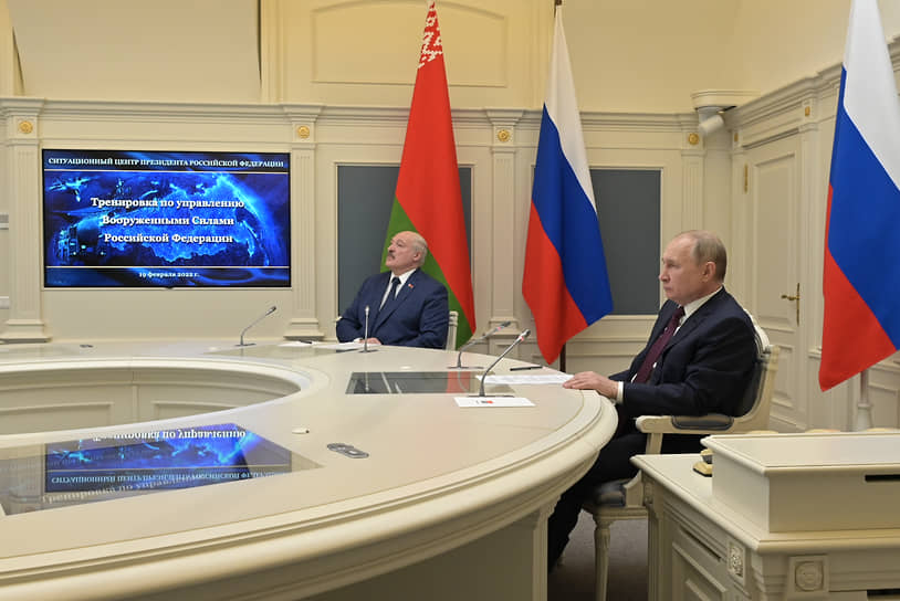 Александр Лукашенко (слева) и Владимир Путин