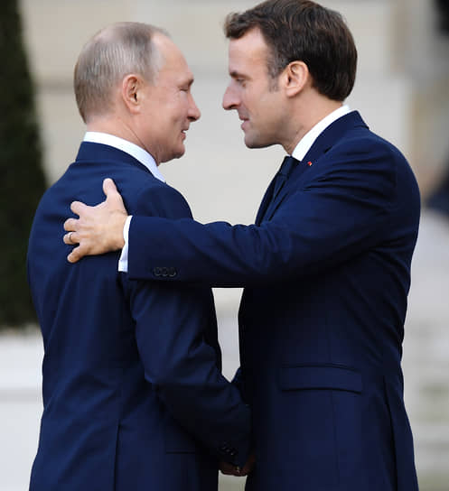 Президент России Владимир Путин (слева) и президент Франции Эмманюэль Макрон в декабре 2019 года в Париже