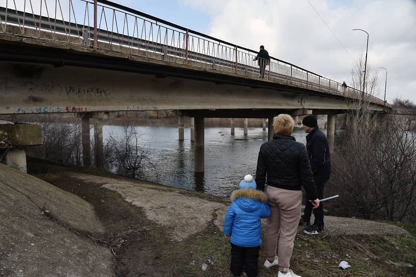 Вода из реки Днепр с украинской территории поступила в Северо-Крымский канал, начало марта