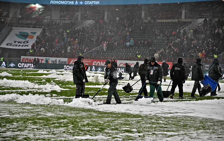 Матч «Локомотив»—«Спартак» отложен из-за снегопада
