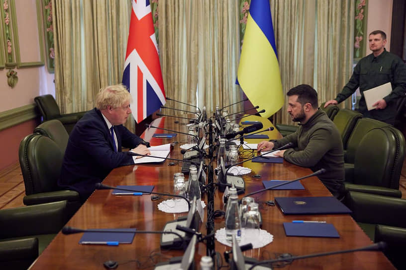 Премьер-министр Великобритании Борис Джонсон встретился с президентом Украины Владимиром Зеленским в Киеве