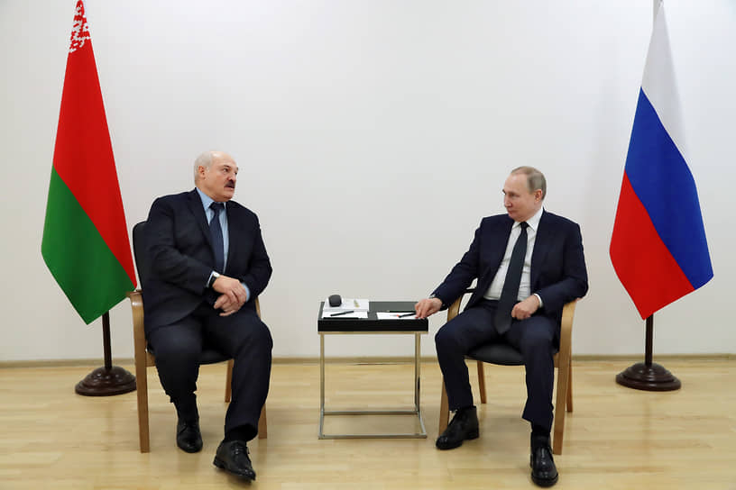 Президент Белоруссии Александр Лукашенко (слева) и президент России Владимир Путин