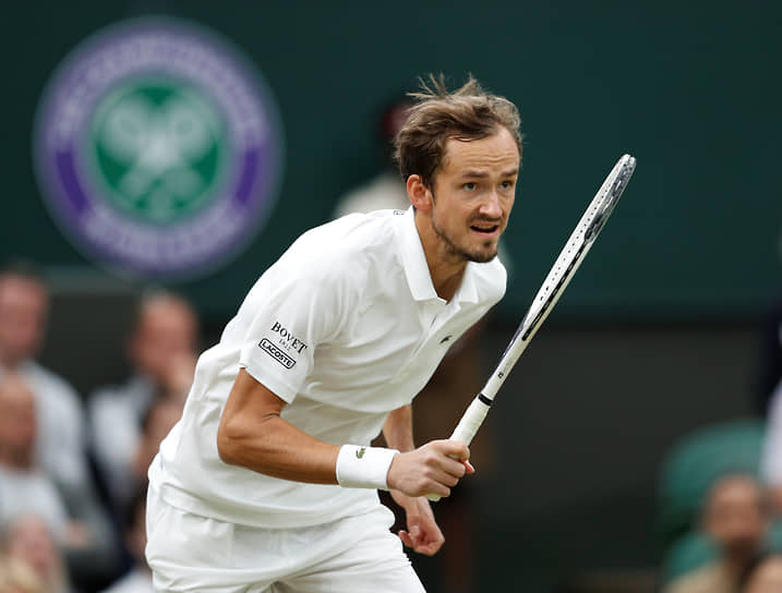 CМИ: Медведева, Рублева и других российских теннисистов не допустят до Wimbledon