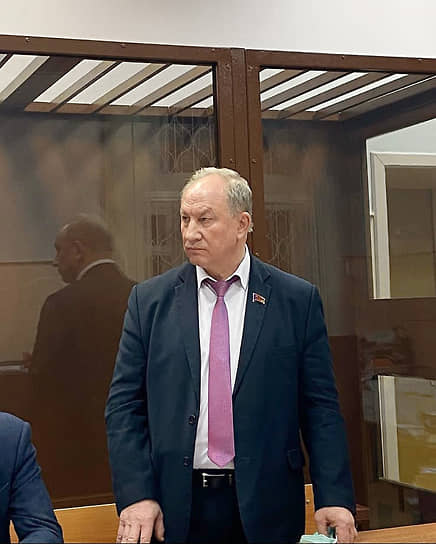 В Госдуму внесено постановление о досрочном лишении Рашкина депутатской должности