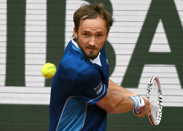 Медведев прошел в четвертый круг Roland Garros