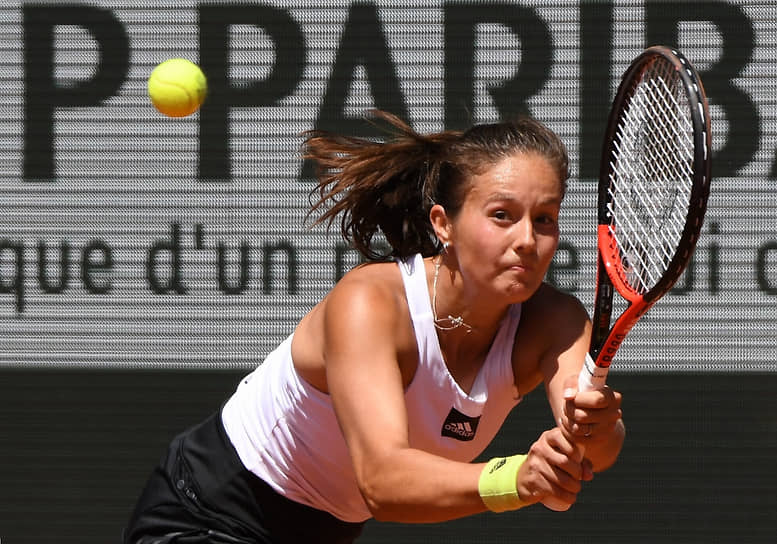Касаткина обыграла Кудерметову и впервые вышла в полуфинал Roland Garros