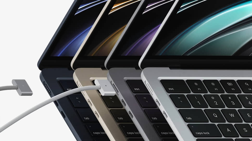 В новом поколении MacBook Air вернулась зарядка MagSafe с магнитным креплением, также ноутбук получил два порта Thunderbolt для подключения различных аксессуаров и 3,5-мм аудиоразъем. Акустика с четырьмя динамиками поддерживает пространственное аудио с эффектом погружения и Dolby Atmos