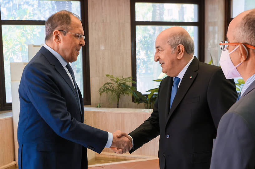 Министр иностранных дел России Сергей Лавров и президент Алжира Абдельмаджид Теббун