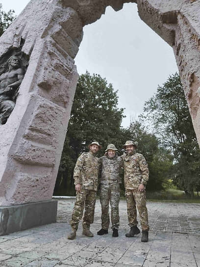 Администрация города Стаханов распространила фотографию с Шнуровым и Пригожиным