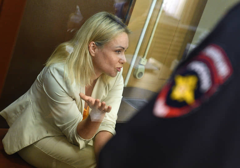 Марина Овсянникова на заседании в Басманном суде