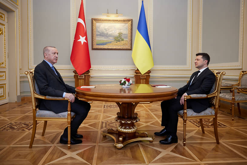 Реджеп Тайип Эрдоган (слева) во время встречи с Владимиром Зеленский 3 февраля 2022 года
