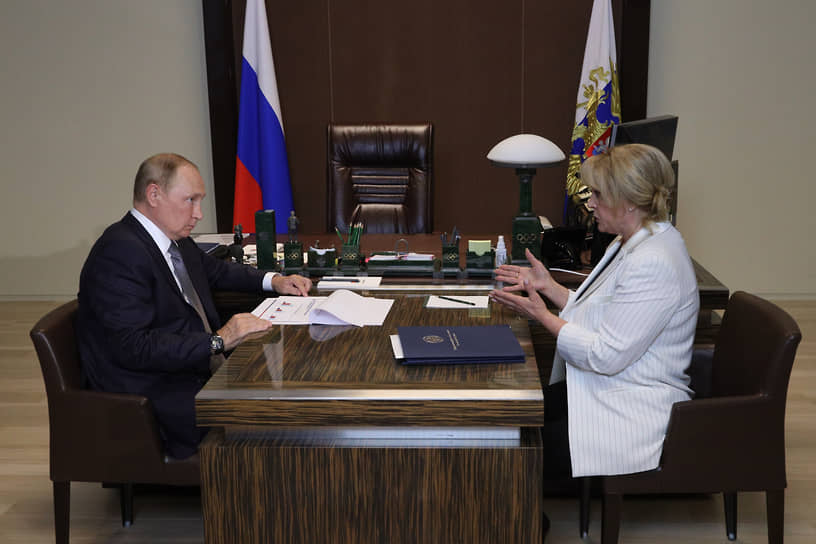 Владимир Путин и Элла Памфилова во время встречи