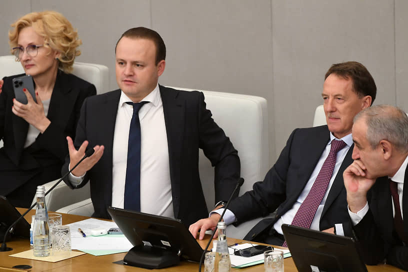 Слева направо: заместители председателя Госдумы Ирина Яровая, Владислав Даванков, Алексей Гордеев и Сергей Неверов