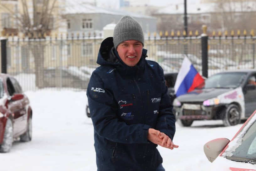 Сергей Карякин во время автопробега в поддержку действий российской армии