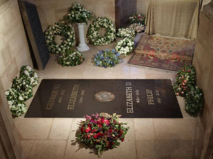 Надгробие Елизаветы II