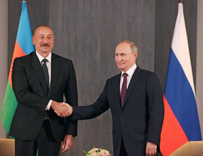 Ильхам Алиев (слева) и Владимир Путин во время встречи в рамках ШОС в сентябре 2022 года