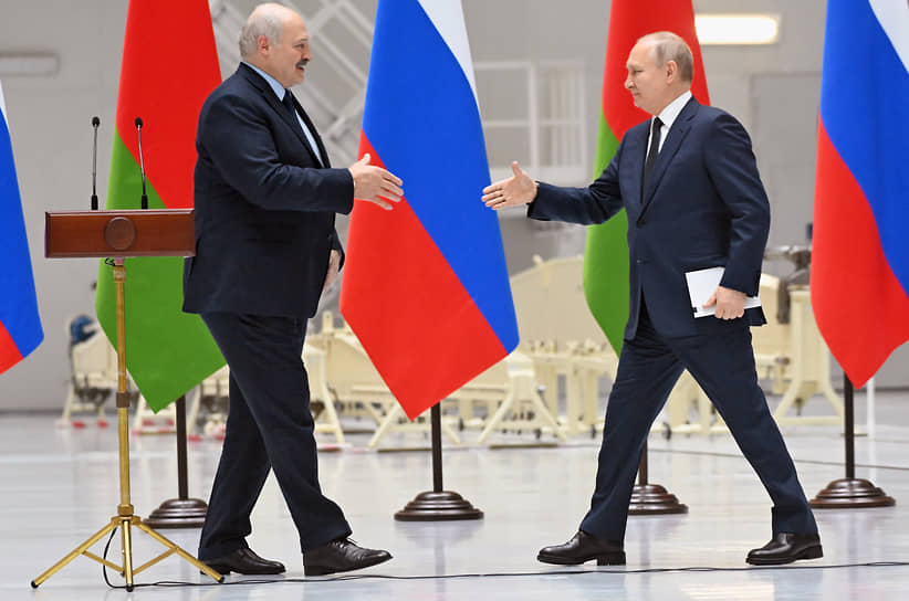 Владимир Путин (справа) и Александр Лукашенко 