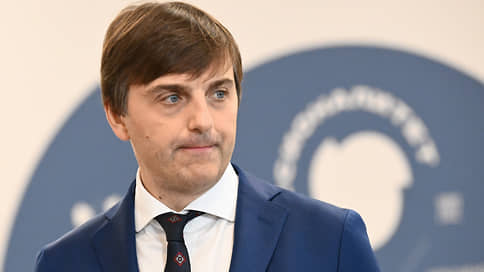 Минпросвещения хочет ввести единую школьную форму