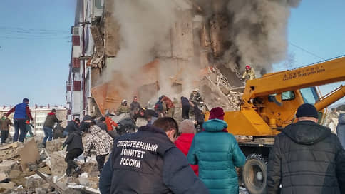 Число погибших при взрыве газа в пятиэтажке на Сахалине выросло до восьми