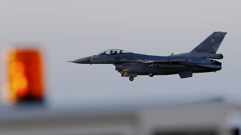 Bloomberg: НАТО может предоставить Украине американские истребители F-16