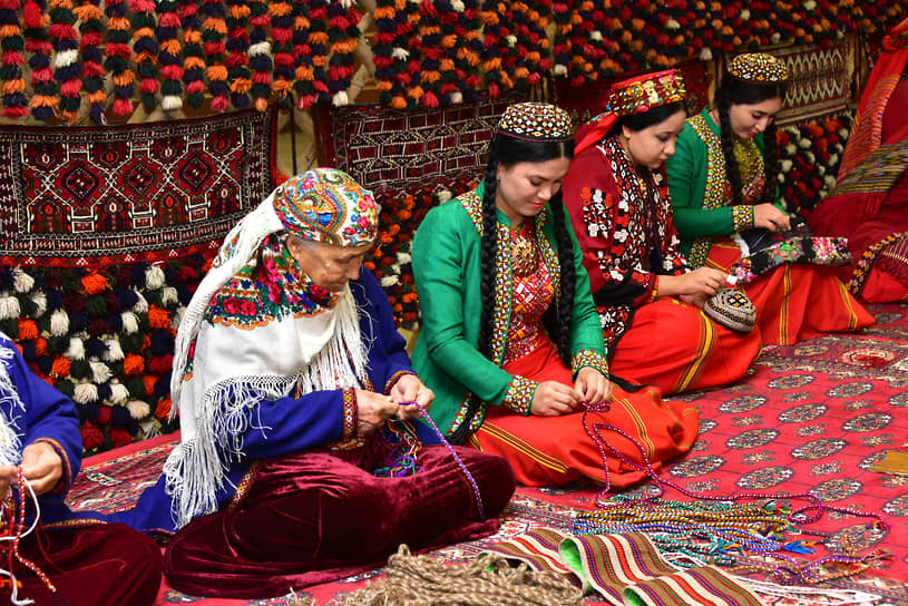 Создание туркменской вышивки