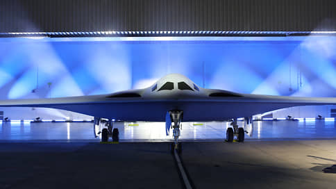 В США представлен новый стратегический бомбардировщик B-21 Raider
