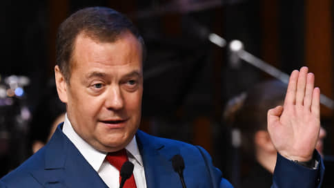 Медведев предрек невообразимое с ценами на нефть из-за введенного потолка